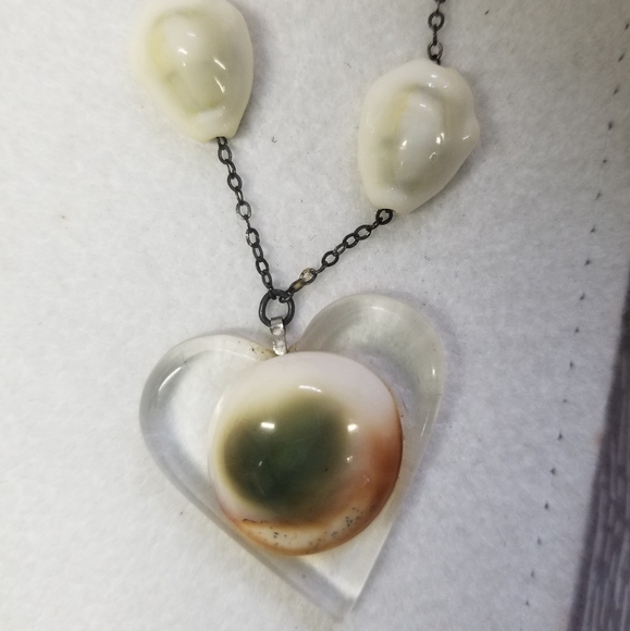 Vintage cowrie shell / sterling silver necklace - Picture 5 of 10